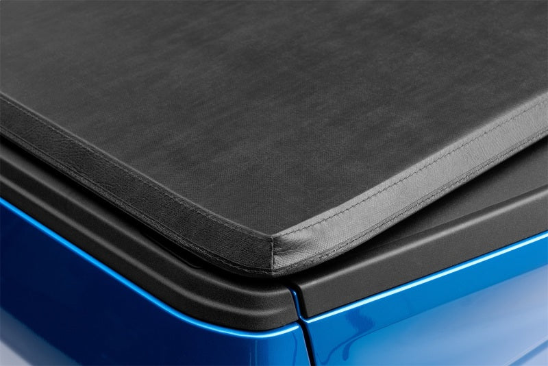 Lund 16-17 Nissan Titan XD (6.5ft. Bed w/o Titan Box) Genesis Tri-Fold Tonneau Cover - Black